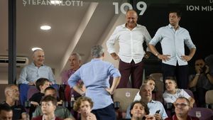 Cine au fost invitații speciali ai lui Dan Șucu la derby-ul Rapid - FCSB! „Ploaie” de afaceriști importanți în lojele stadionului din Giulești! FOTO EXCLUSIV