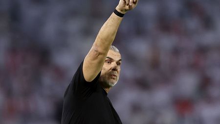 Dezvăluire din lumea arabă despre Cosmin Olăroiu. Ce decizie a luat în mijlocul haosului creat de bombardamente