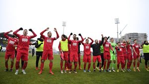 Fanii lui Dinamo și-au votat fotbalistul preferat din prima parte a Ligii 2. Câștigătorul a primit peste 50 la sută din voturi, iar Iulian Roșu și Dani Iglesias au completat podiumul
