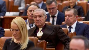 „Gigi Becali e un analfabet, știe să diferențieze oaia albă de cea neagră”. Atacat de Ion Cristoiu, miliardarul FCSB a reacționat violent: „E un idiot notoriu! Îl bat pe idiotul ăsta care nu are pereche”