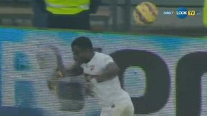 Nu-i bai, aruncă Fai! Cum a ajuns mingea acolo?