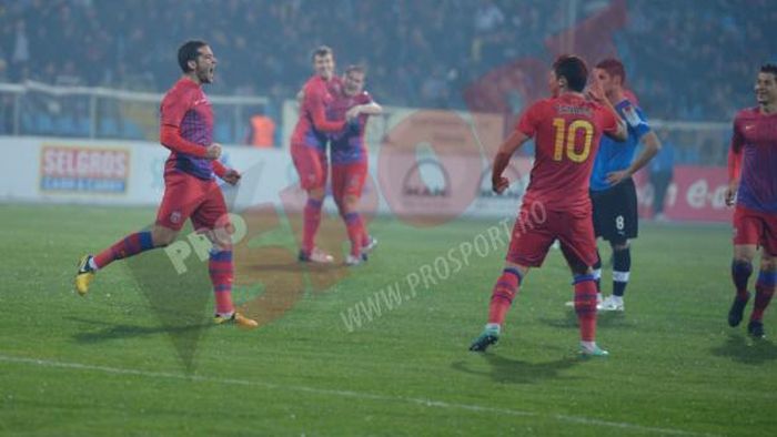 Aveau 2-0 în minutul 5 așa că s-au ținut de glume!** Momente amuzante oferite de steliști la meciul cu Viitorul! Cum l-a enervat Adi Popa pe Reghe
