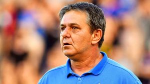 „Fiara” Lăcătuș sare la Mircea Rednic! „Să intre în direct dacă e bărbat!”