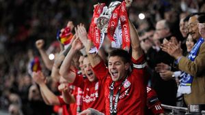 Adio, legendă? Gerrard: "Nu știu dacă voi mai evolua la anul pentru Liverpool". Căpitanul critică cedarea lui Suarez și vorbește despre aducerea lui Balotelli