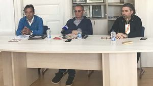 Conducerea Ripensiei a anunțat că, în acest moment, planul este de a înscrie echipa în Liga 3  în noul sezon. Dumitru Mihu, din nou agresiv cu presa