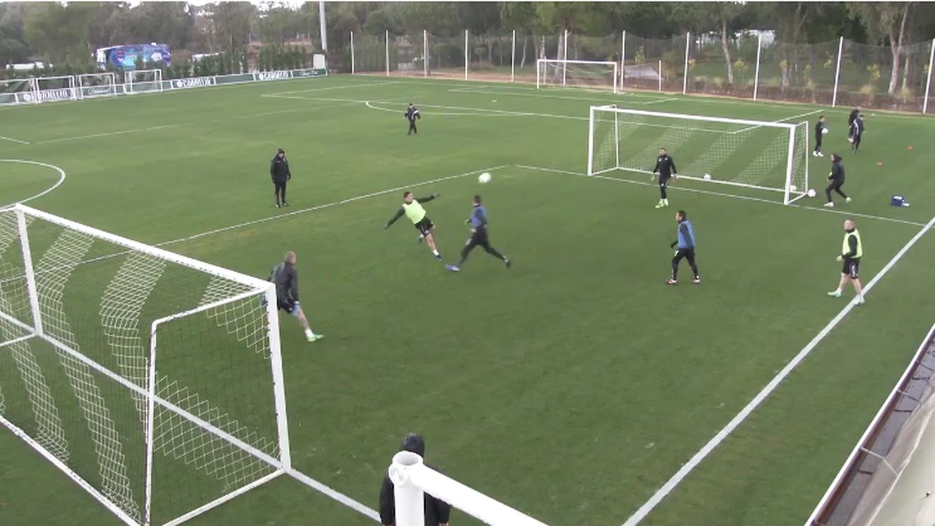 Tricolorii de la Ludogorets au făcut spectacol la antrenamente! "Ce un-doi-uri bune fac cu Moți!". VIDEO cu "foarfeca" lui Keșeru