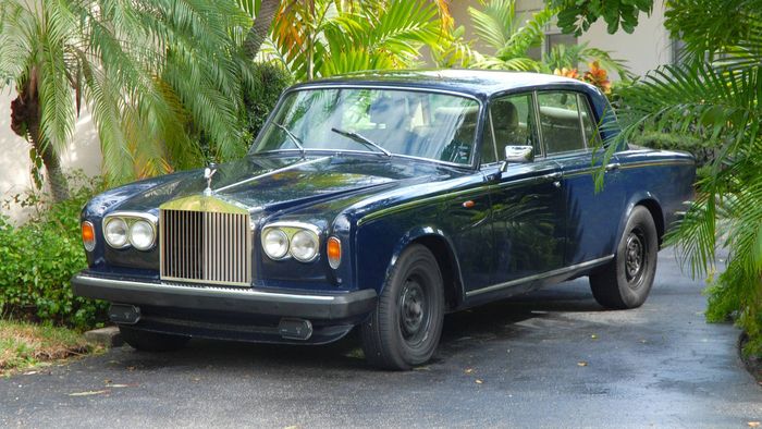 Povestea care a lăsat SUA mută de uimire. I-au făcut cadou la pensionare un Rolls-Royce