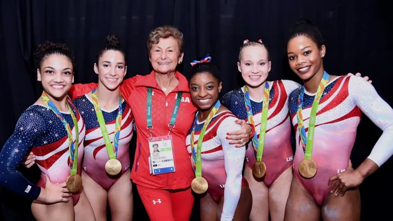 IMAGINEA ZILEI | Simplu. Noi am stat acasă, Martha Karoly și fetele ei au luat aurul în concursul feminin de gimnastică 