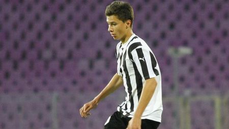 EXCLUSIV | El trebuia să fie liderul naționalei, dacă făcea alegerile potrivite: "Banul peste tot contează". A plecat din Liga 1 să cucerească Europa, dar cariera lui a avut o traiectorie nedorită