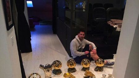 Frații Messi pun presiune pe Ronaldo! FOTO - Cum îl "umilesc" pe portughez înainte de barajul cu Suedia