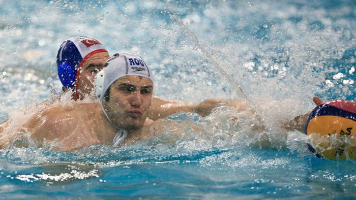 Victorie mare cu Grecia, 10-9! Arbitrii i-au tocat pe tricolori în ultimul "sfert"