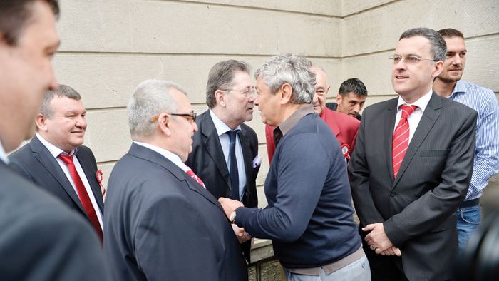 Pace de la Lucescu! Războiul dintre Cornel Dinu și Ionuț Negoiță se poate sfârși în aceste zile