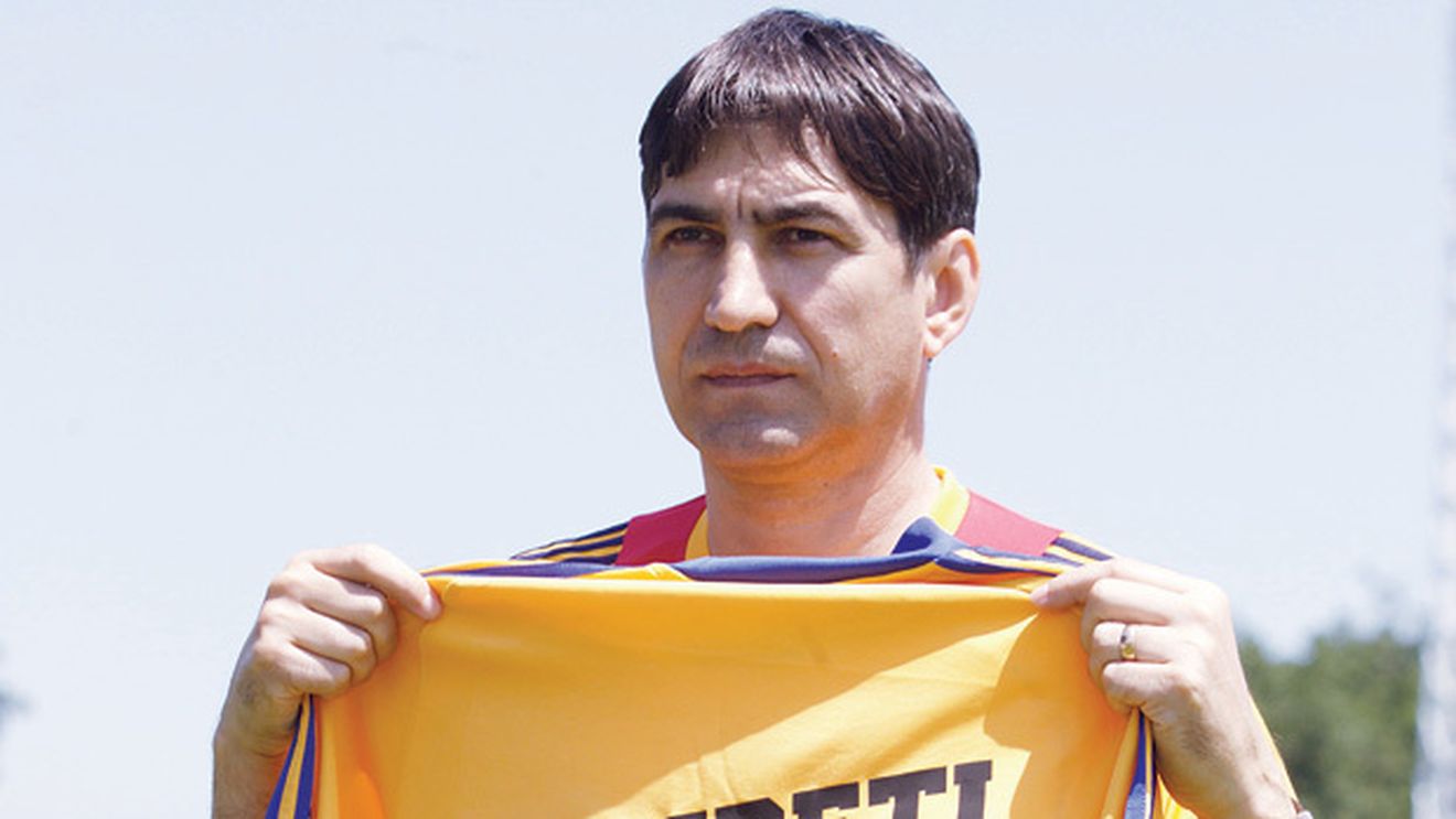 50% Piți!** 4 nume pe lista antrenorilor care i-ar putea lua locul lui Răzvan Lucescu