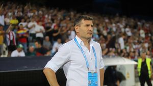 Accidentarea gravă a fotbalistului l-a înfuriat pe Laszlo Balint, care dă vina pe arbitri: „Să nu mai lăsăm!”