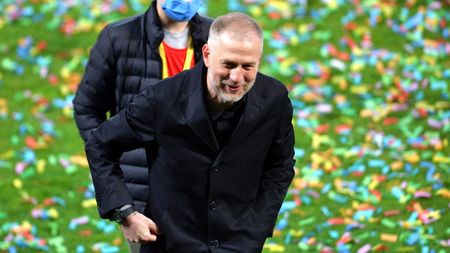 Edi Iordănescu, primit cu entuziasm la FCSB! Suporterii exultă: „Am lacrimi de bucurie în ochi că ești aproape să vii la Steaua”