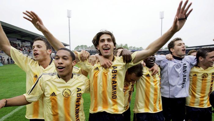"Vine lângă mine și îmi dă o palmă peste cap!". Dezvăluiri senzaționale făcute de Bogdan Lobonț. Insider la Ajax, secretul cuplului Nesta-Maldini și prezentarea pe care nici Zlatan nu reușeau să și-o "construiască" singur 