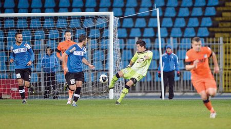 Visează la Steaua, dar vrea să oprească "uraganul" pornit de Reghecampf!** Buzbuchi: "Nu mă impresionează, nu îmi e teamă de ei"