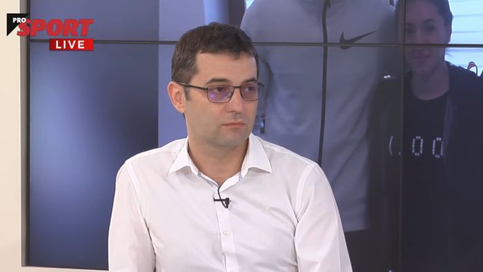 "Aveam o viteză ca cea a lui Lăcătuș, o tehnică precum a lui Hagi și inteligența lui Einstein". S-a lăsat de fotbal la doar 17 ani, iar acum este unul dintre cei mai importanți medici: "Jucam pe post cu Lăcătuș"