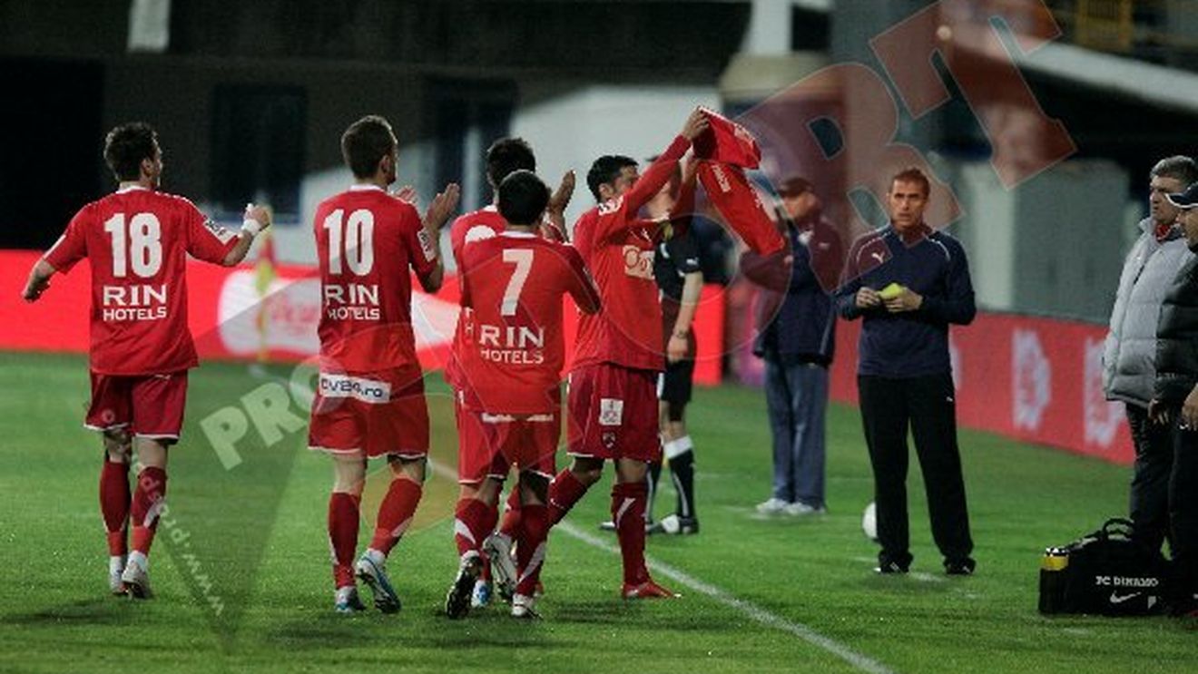 FOTO Victorie cât "China"!** Dinamoviștii i-au dedicat golurile lui Mărgăritescu