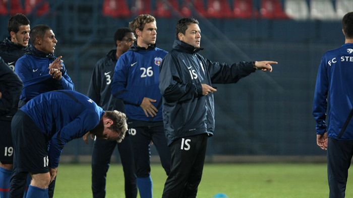 Trei jucători au plecat deja de la Steaua, urmează al patrulea!** Nimeni nu înțelege ce s-a întâmplat cu el! Becali, de la "e cel mai bun" la "am fost un idiot!"