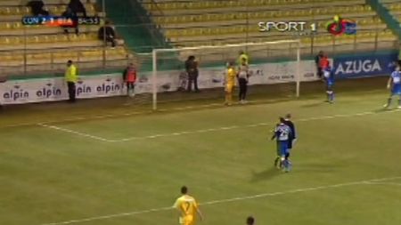 VIDEO: Cea mai PENIBILĂ‚ fază a etapei! Unul dintre jucătorii în care steliștii își puneau mari speranțe s-a făcut de tot râsul.** Unde s-a dus mingea șutată din 2 m:)