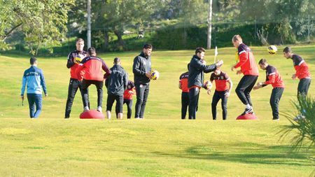 "Senzațional, Nilă! Bravo!"** Mihai Costea i-a lăsat fără replică pe coechipieri, Neubert și Reghe și-au frecat mâinile de fericire!