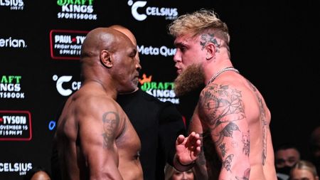 "Loveşti ca o fetiță!". Reacția lui Jake Paul, după palma încasată de la Mike Tyson