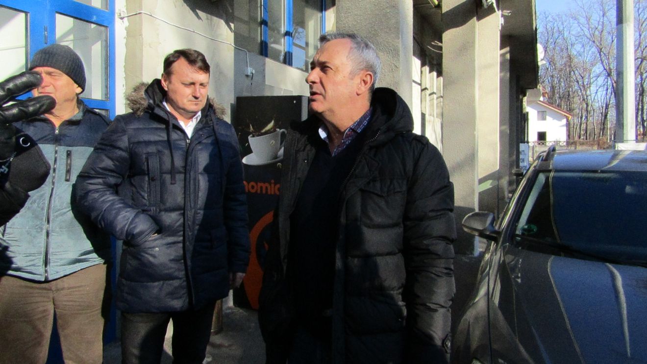 INTERVIU EXCLUSIV | Mircea Rednic, despre "normalitatea" de a împrumuta clubul la care antrenează și regula Under 21 din Liga 1! Cum le răspunde suporterilor contestatari ai lui Poli Iași