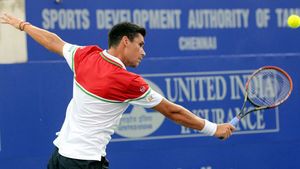 Victor Hănescu a fost eliminat în primul tur la Madrid