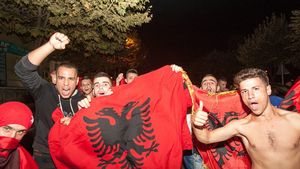 Ce fac albanezii pentru națională: vin la Euro cu steag gigantic demn de Cartea Recordurilor. Cât îi costă vopseaua și materialul 