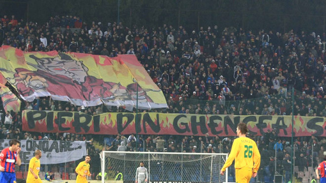 Galeria Stelei către Gigi Becali: **"Pieri din Ghencea, Satana!"