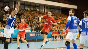 Povestea a doi handbaliști șantajați la Politehnica Iași! "Au încercat să evite plata taxelor la statul român prin modalitatea în care au scos banii, aproximativ 700 de lei pe zi pentru fiecare jucător"