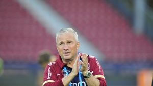 Dan Petrescu îi ia apărarea lui Andrei Prepeliță înaintea meciului direct: „În România, dacă pierzi un meci, e perioadă nefastă! A făcut rezultate fantastice acolo”