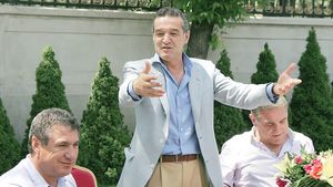 Giovani Becali țipa la Adrian Ilie și la Valeriu Argăseală ca la proprii angajați!