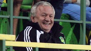 Porumboiu: "E adevărat că am negociat cu George Copos!** Eu mă duc la Rapid, el vine la Vaslui să-l învățăm geografie la bătrânețe" :)