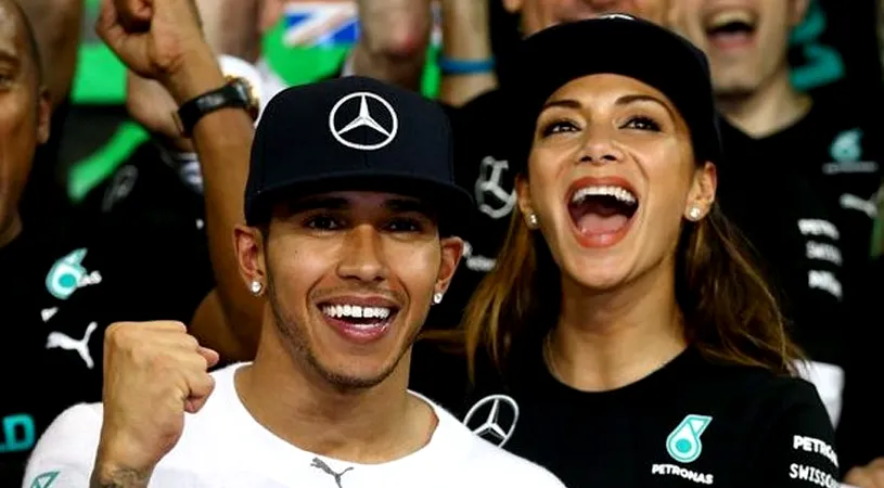 Lewis Hamilton nu a uitat-o pe frumoasa Nicole Scherzinger. Noua iubită a pilotului seamănă izbitor cu artista, doar că este cu 20 de ani mai tânără | GALERIE FOTO