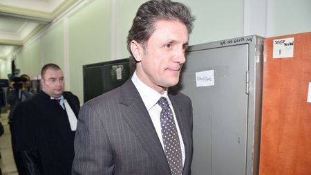 Popescu reacționează: "În perioada Eindhoven, eram reprezentat de Mircea Petescu"