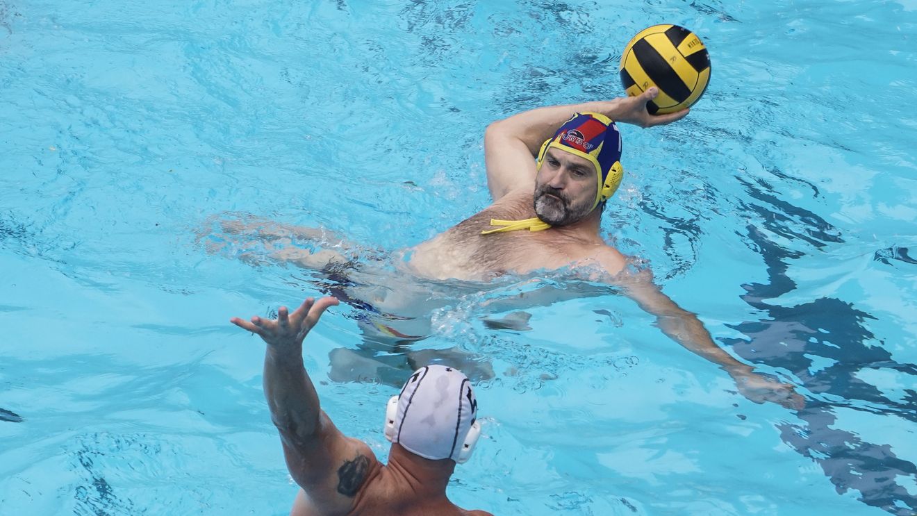 Vlad Hagiu nu și-a pierdut instinctul de marcator. Golgeterul naționalei de polo a revenit în bazin la "Cupa Florin Slăvei". Brenntag - locul 1, Relu Georgescu - cel mai tehnic jucător