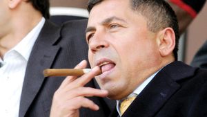 Turcu e la un pas să lase "câinii" pentru "lupi"