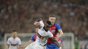 "Nu va mai juca la Steaua! Dă cu capul, face fault, deviază în poartă". Unde a ajuns Bogdan Mitrea după ce Becali l-a desființat