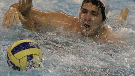 Răpuși de Spania și de arbitri