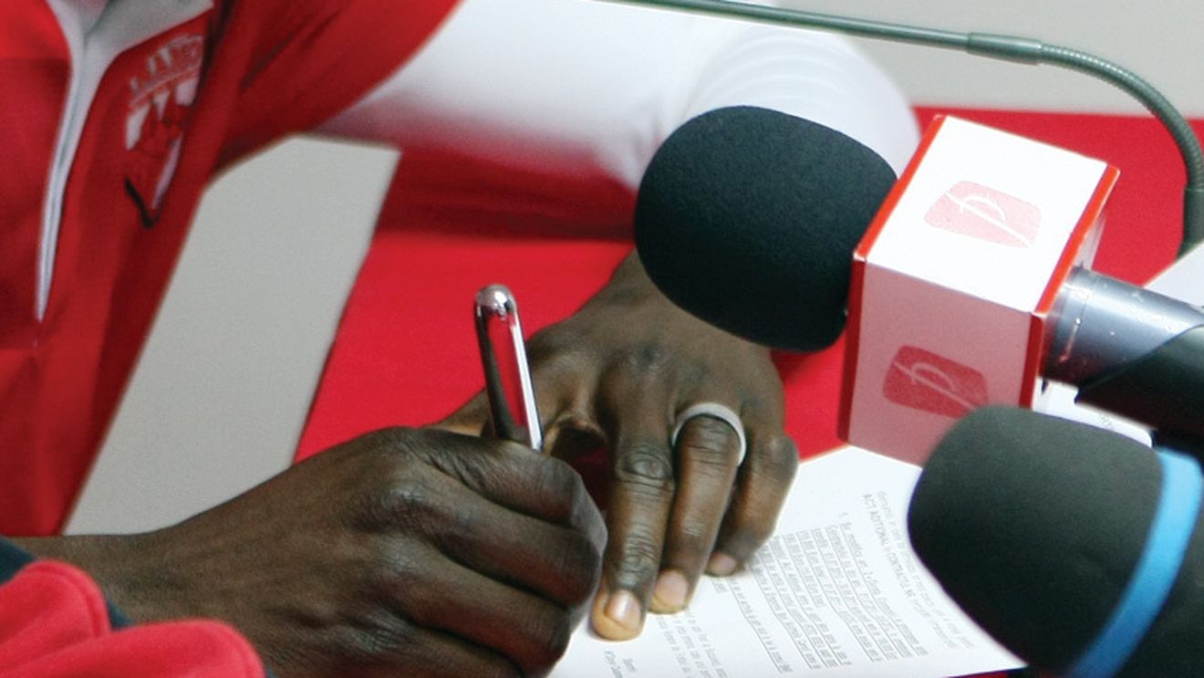 E oficial: îN''că DOY**E ani