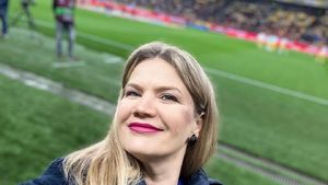 Ioana Cosma, dezvăluiri incredibile despre cel mai mare post de televiziune din România! Ce pățea acolo? "Da, domne', am fost dată afară de la Pro TV! Dar acum pot din nou, în sfârşit, să Gândesc liber!"