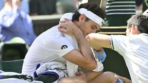 Alarmă pe „centralul” de la Wimbledon: meci întrerupt de 4 ori! Jucătorul a început să sângereze, iar unui spectator i s-a făcut rău