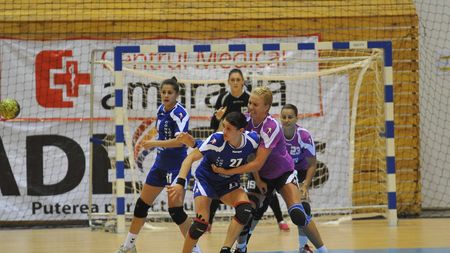 Craiova a pierdut la "masa verde" meciul din etapa 1 și a fost penalizată cu un punct pentru legitimări pe "fals"!