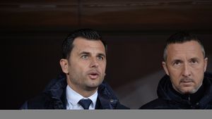 Dică a ieșit la atac după ce Bratu și Marica l-au recomandat pe Rednic la FCSB: "Să se ducă la Dinamo, acolo nu se face performanță! E lipsă de respect. Noi nu suntem pe locul 6, lumea uită ce am făcut"