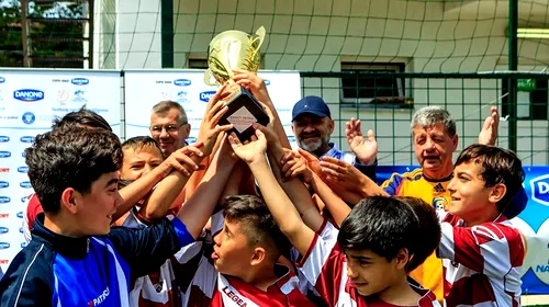 Liceul Tehnologic „Sf. Pantelimon” din București a câștigat etapa a patra a Cupei Hagi Danone. FOTO | Copiii, premiați de Gabi Balint
