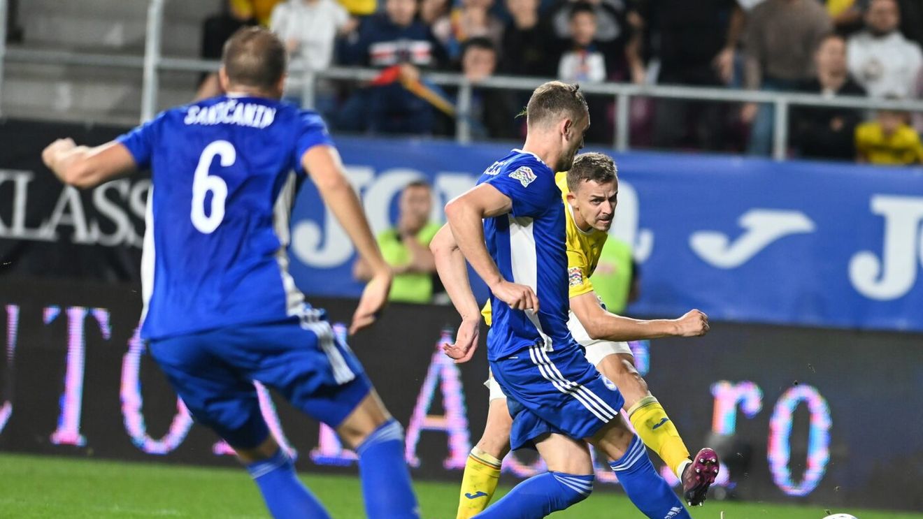 Butoi cu pulbere înainte de România – Bosnia. S-au săturat de selecționer: „Vorbește de ei de parcă sunt Franța sau Spania”