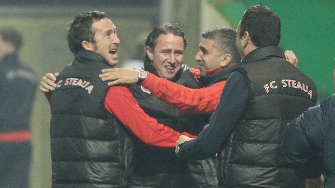 Reghecampf, nota 10 la examenul de maturitate: tehnicianul Stelei a mutat GENIAL!** UEFA, la picioarele lui Rusescu: "A trimis o rachetă de neoprit"
