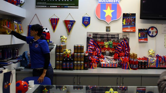 Amănuntul care i-a deranjat pe generali: "Emblema ajunsese pe sticlele de vin, ceea ce era batjocoritor". Finul lui Gigi Becali beneficia de marca Steaua